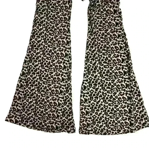 Missguided Women's Size 4 Brown Leopard Print Jersey Flare Pants Casual - Picture 4 of 12